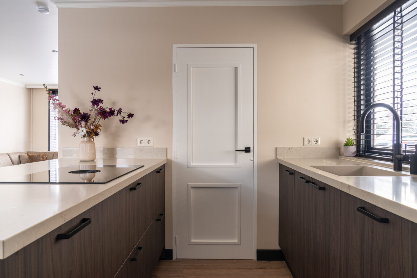 Donkere leefkeuken familie Spikmans - van der Linden