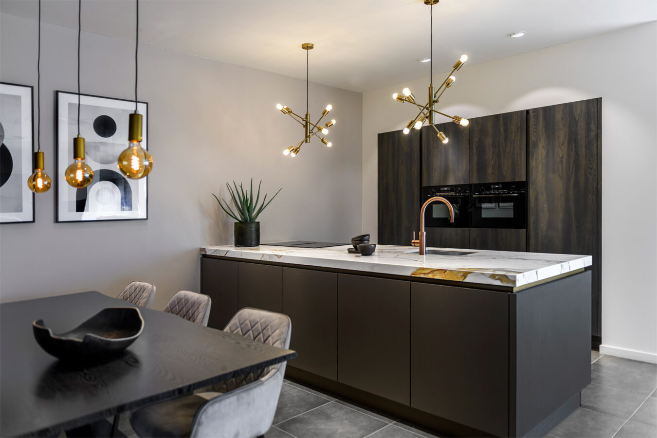 Keuken met kookeiland