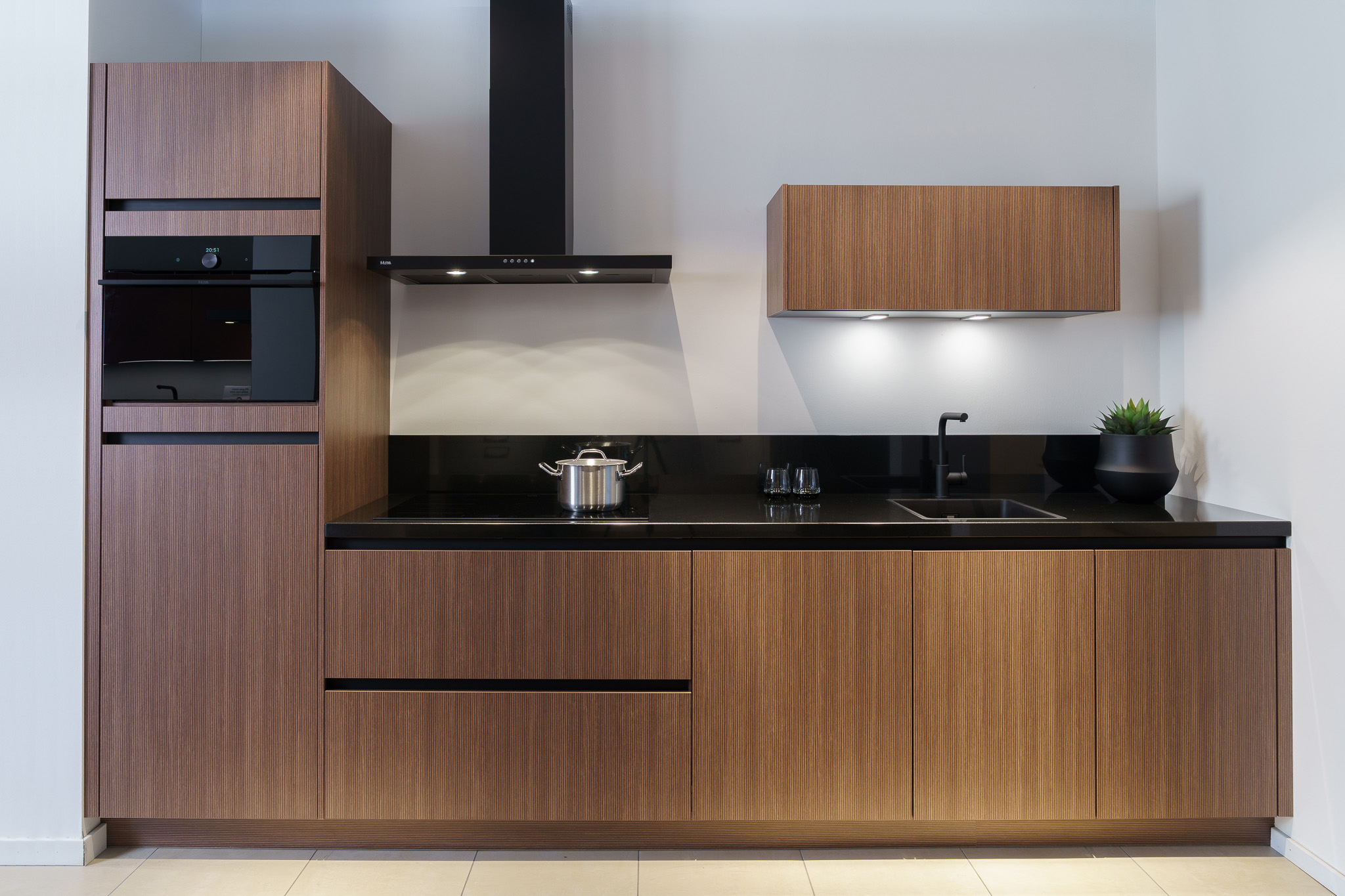 Noten ribbelstructuur keuken