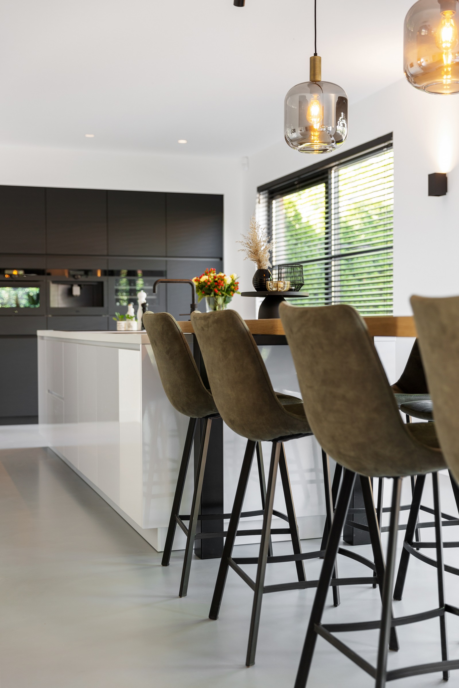 Familie Durrer - van Schaijk keuken met geïntegreerd zitgedeelte