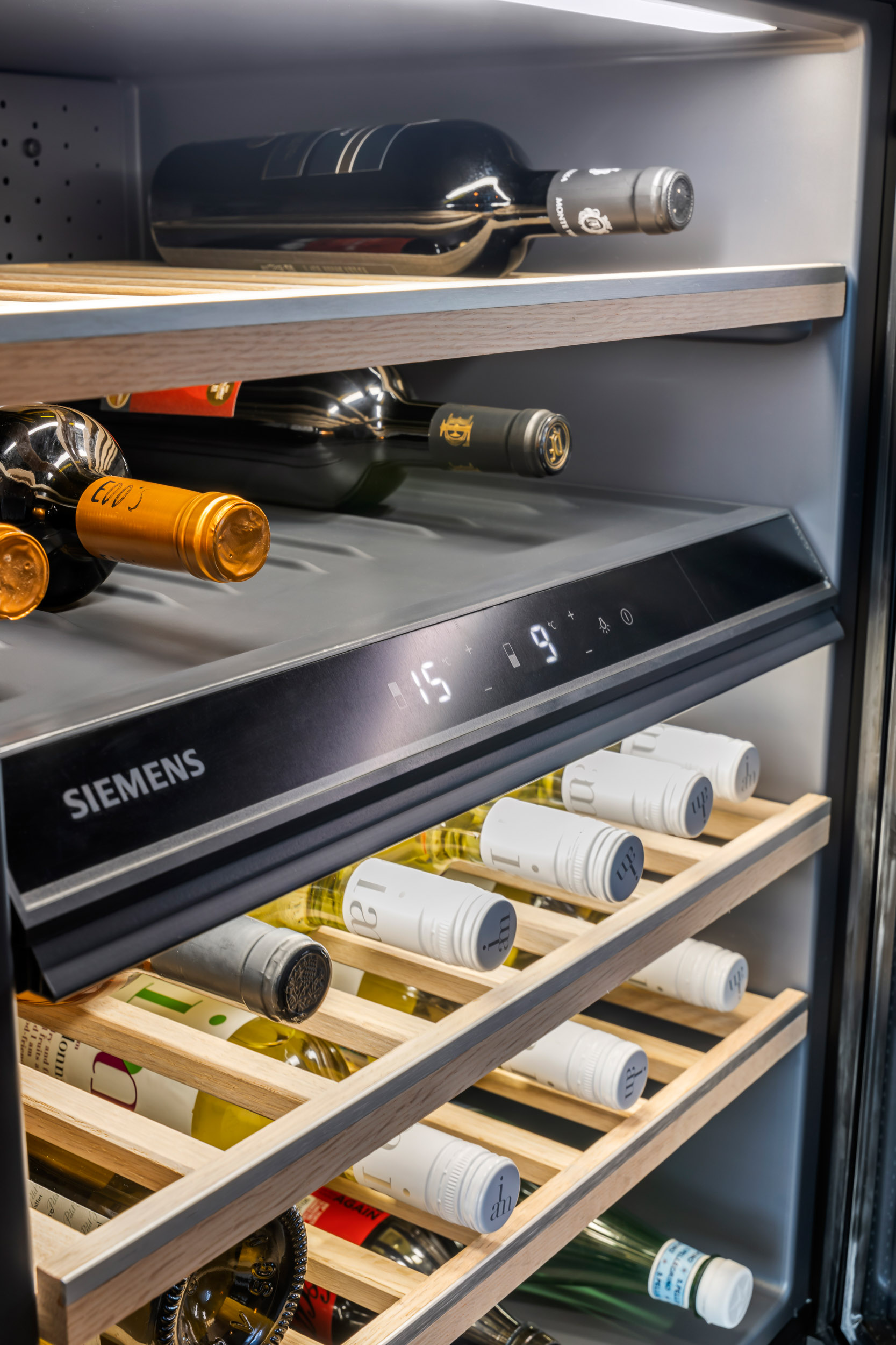 Familie Sanders wijnklimaatkast binnenzijde