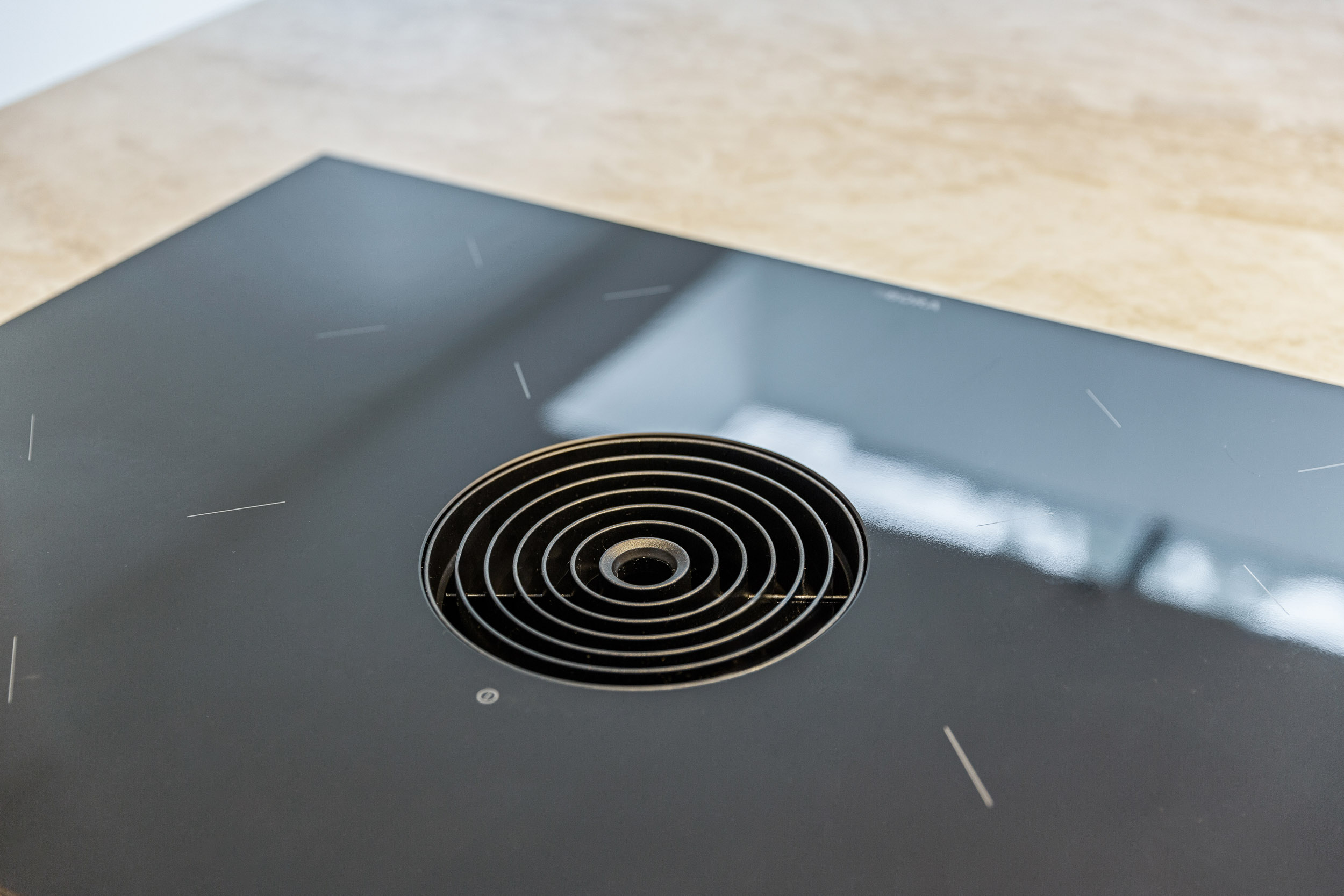 Familie van Lin inductiekookplaat met afzuiging